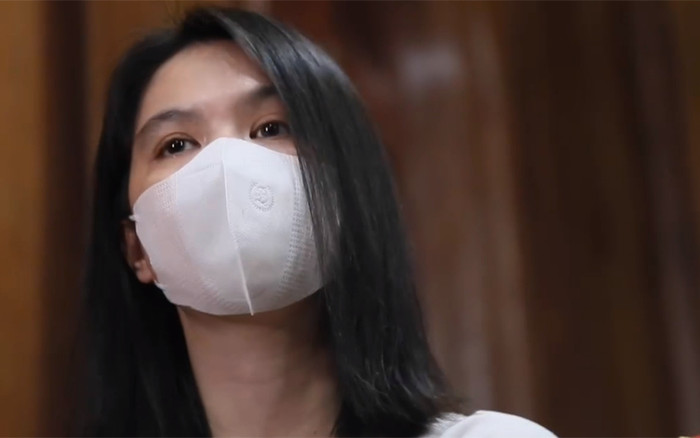 Ngọc Trinh rưng rưng nước mắt, nghẹn ngào khi trả lời xét hỏi: 'Bị cáo không cố tình vi phạm pháp luật' Ảnh 2