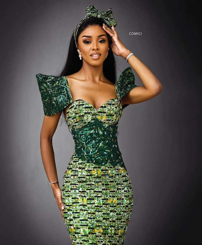 Được biết, cô đã tốt nghiệp ngành truyền thông. Cô có lợi thế chính là khả năng giao tiếp cực kỳ tốt chắc chắn cô sẽ ghi điểm mạnh mẽ tại các hoạt động bên lề. Bờ Biển Ngà chưa từng chiến thắng Miss World lần nào nên cô gái này đang được fan sắc đẹp quê nhà kỳ vọng rất cao. 