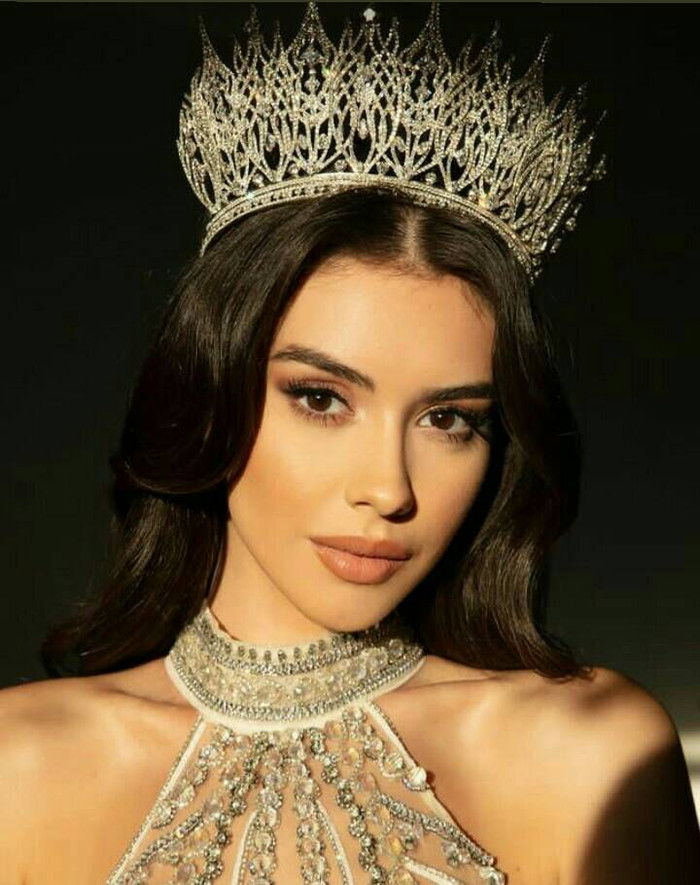 Miss World 2023 đã bước vào chặng đua chính, một điều khá bất ngờ tại mùa giải năm nay đó chính là đại diện Turkey được xếp khu vực Châu Á và đó là một chiến binh khó nuốt nhất nhì tại Miss World mà Mai Phương phải dè chừng. 