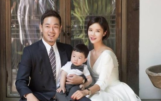 Nữ diễn viên nổi tiếng đệ đơn ly hôn chồng đại gia ngành thép sau 8 năm bên nhau Ảnh 2