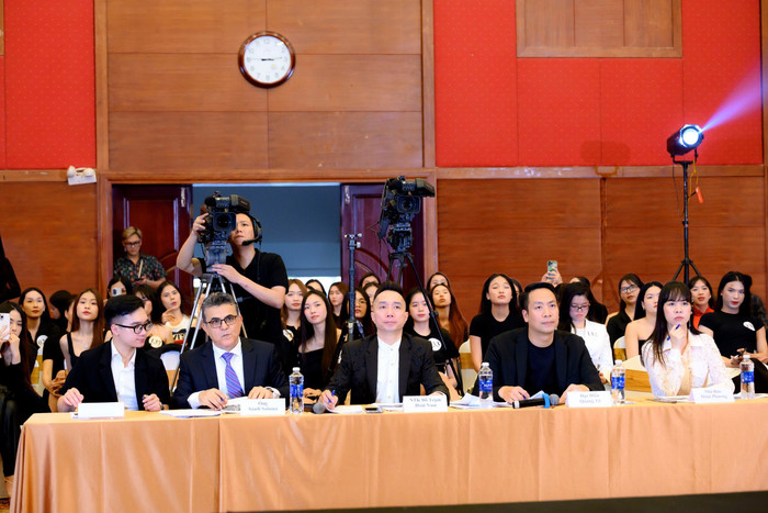 Đại sứ Palestine: 'Áo dài chính là thành quả, trí tuệ của người Việt' Ảnh 2