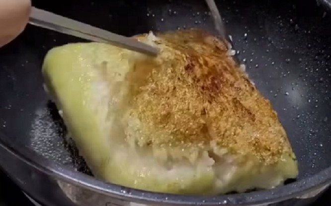 Rán bánh chưng theo cách sáng tạo, cô gái được dân tình rần rần ủng hộ Ảnh 2