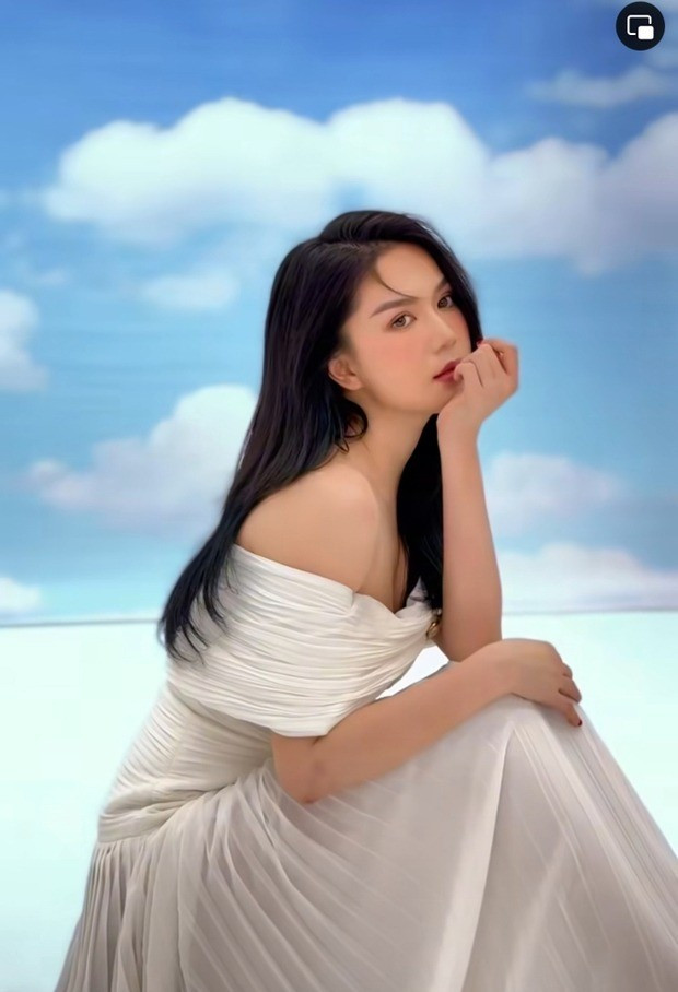 Ngọc Trinh ngày càng điềm đạm hơn sau biến cố