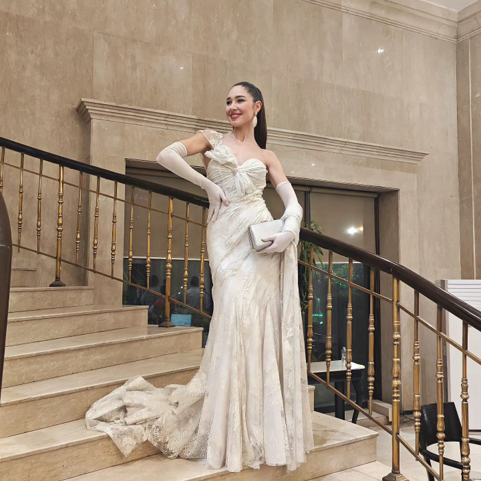 Là một người thích vận động, trong thời gian rảnh rỗi, cô thường xuyên đến phòng tập thể dục, ngoài ra cô còn đam mê vẽ tranh. Người đẹp 23 từng nói: 'Tôi cố gắng tập trung vào các kỹ năng sống, trau dồi kiến thức để góp phần cải thiện môi trường, thông qua việc cải thiện lối sống chúng ta có thể giúp đỡ những người không thể tự chăm sóc bản thân'.