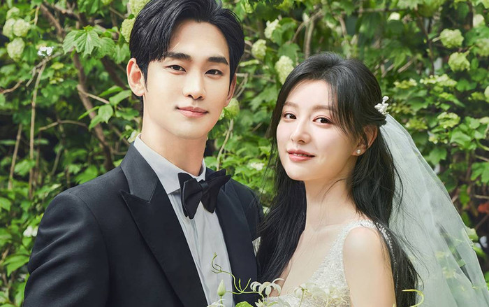 Kim Soo Hyun chính thức tung ảnh cưới với bạn thân Song Hye Kyo, visual khiến dân tình choáng ngợp Ảnh 2