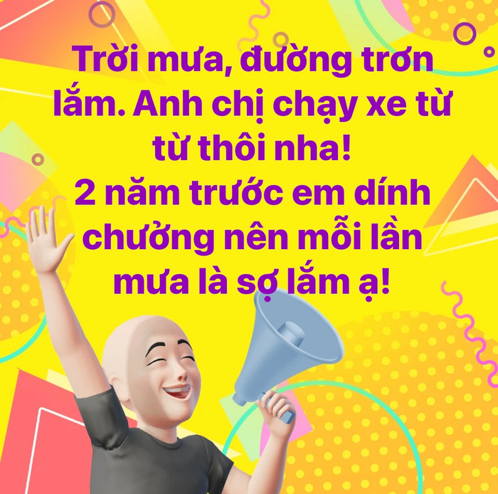 Nắng nóng rát mặt nhiều ngày, người dân TP HCM thích thú đón cơn mưa đầu mùa Ảnh 2