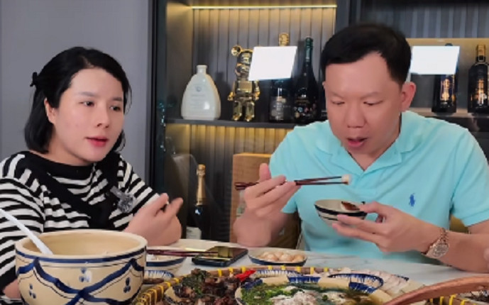 Bác sĩ Cao Hữu Thịnh là người giúp Bà Nhân Vlog mang thai sau thời gian điều trị hiếm muộn Ảnh 2