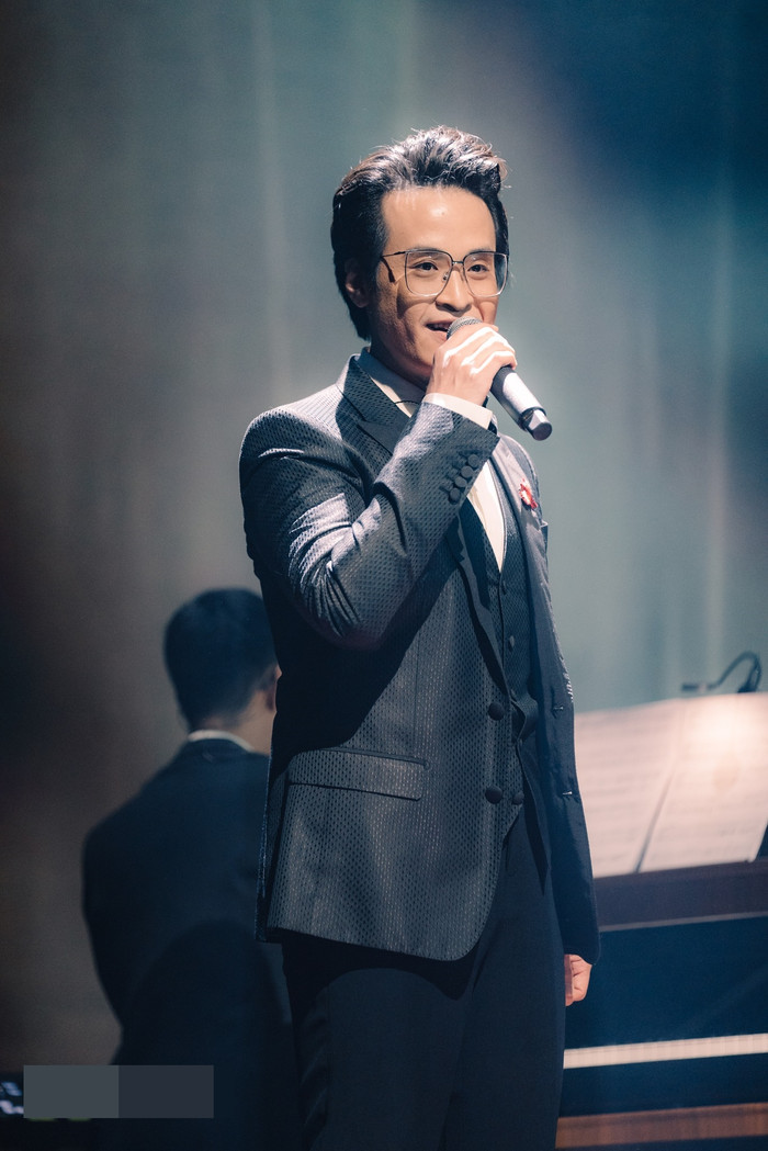 Một nữ ca sĩ nói về Hà Anh Tuấn: 'Vừa giàu, vừa có tài, vừa tốt bụng'.