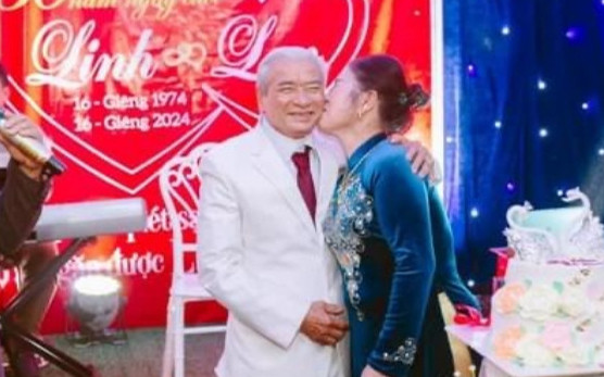 Độc lạ đám cưới của cặp đôi U80 ở Nghệ An, đãi tiệc lớn nhưng quyết không nhận tiền mừng Ảnh 2