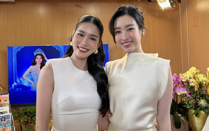Đỗ Mỹ Linh đẹp 'lấn át' khi ở bên cạnh nàng Á hậu kém tuổi Ảnh 2