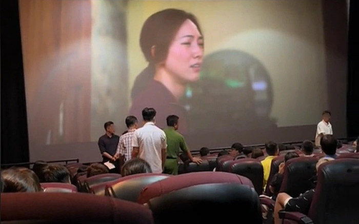 Công an đột xuất đến rạp để kiểm tra độ tuổi khán giả xem phim 'Mai', chủ rạp nói gì? Ảnh 2