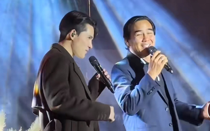 MC Quyền Linh trổ tài ca hát trong đêm nhạc nhưng chi tiết này mới chiếm spotlight Ảnh 2