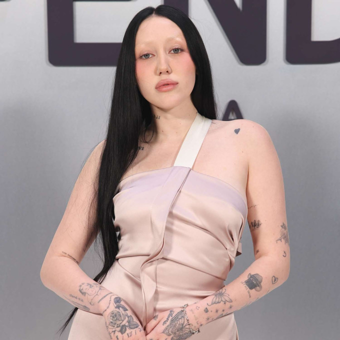 Noah Cyrus không có mặt trong lễ cưới của mẹ.