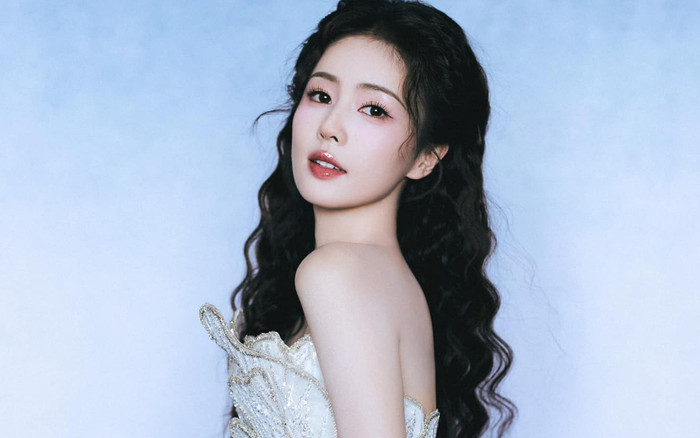 Ngó lơ Bạch Lộc, Vu Chính công khai khen ngợi 'nàng thơ' mới Ảnh 2