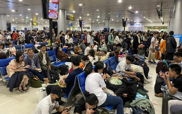 Cận kề Tết Nguyên đán, gần 700 chuyến bay bị chậm giờ ở sân bay Tân Sơn Nhất Ảnh 2