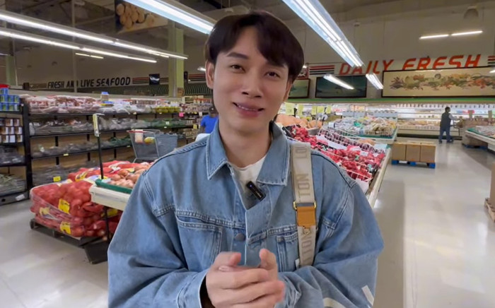 Khán giả xin chụp ảnh ở nước ngoài, Trúc Nhân nói gì khi bị nhận xét nhan sắc? Ảnh 2