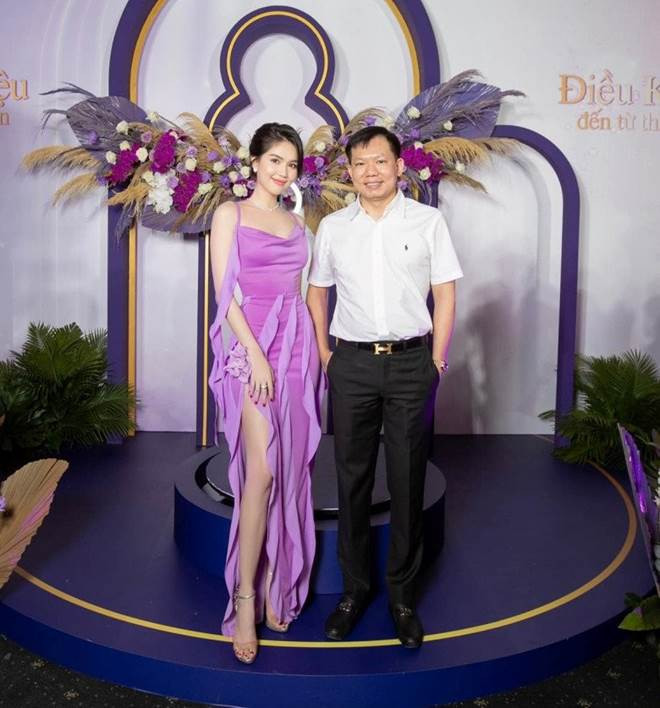 Cả hai từng vướng tin đồn hẹn hò.