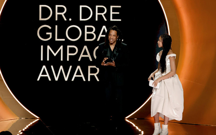 Jay Z chỉ trích GRAMMY ngay trên sân khấu vì bà xã Beyoncé Ảnh 2