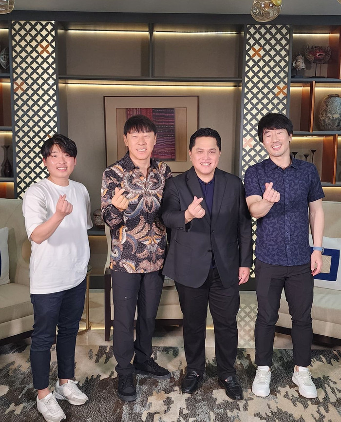 HLV Shin Tae Yong đã tuyên bố sẽ chia tay tuyển Indonesia nhưng bây giờ nói “chưa nhận lời đội bóng nào”. Nguyên nhân xuất phát từ cuộc gặp Chủ tịch PSSI.