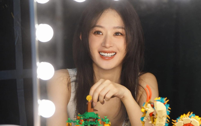 Triệu Lệ Dĩnh chính thức công khai con gái, nét đáng yêu giống hệt mẹ khiến dân tình tan chảy Ảnh 2