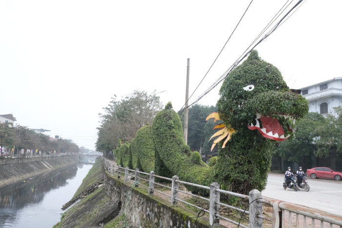 Trên thực tế, 2 con rồng ở TP Vinh, Nghệ An đang gây xôn xao MXH đã được tạo nên từ 10 năm nay. Ảnh: Kinh tế đô thị