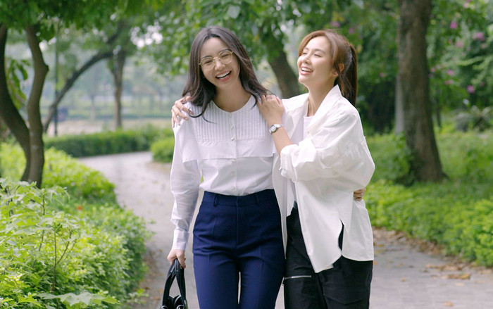 Vừa đóng máy phim Quỳnh Kool và Huyền Lizzie bất ngờ bày tỏ tình cảm với cùng một người đàn ông Ảnh 2