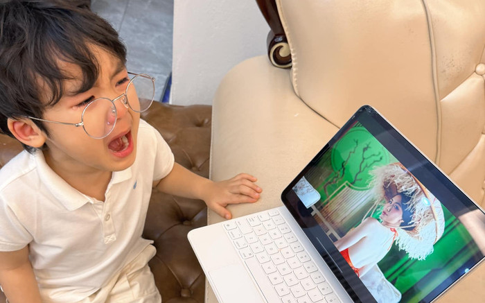 Bé Bo 'khóc thét' vì bị Hòa Minzy ép 'cày view' MV mới? Ảnh 2