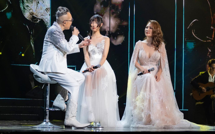 Jimmii Nguyễn dành những lời ngọt ngào đến người bạn đời trên sân khấu 30 năm ca hát Ảnh 2