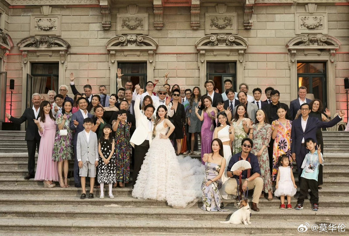 Đám cưới của Mạc Hoa Luân và vợ trẻ từng gây xôn xao vì diễn ra vô cùng hoành tráng.