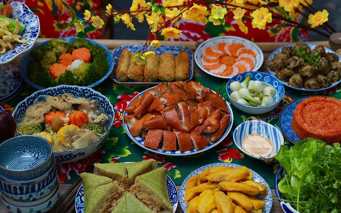 Những mâm cơm tất niên ngon nhức mắt gây sốt MXH dịp tết Giáp Thìn 2024 Ảnh 2