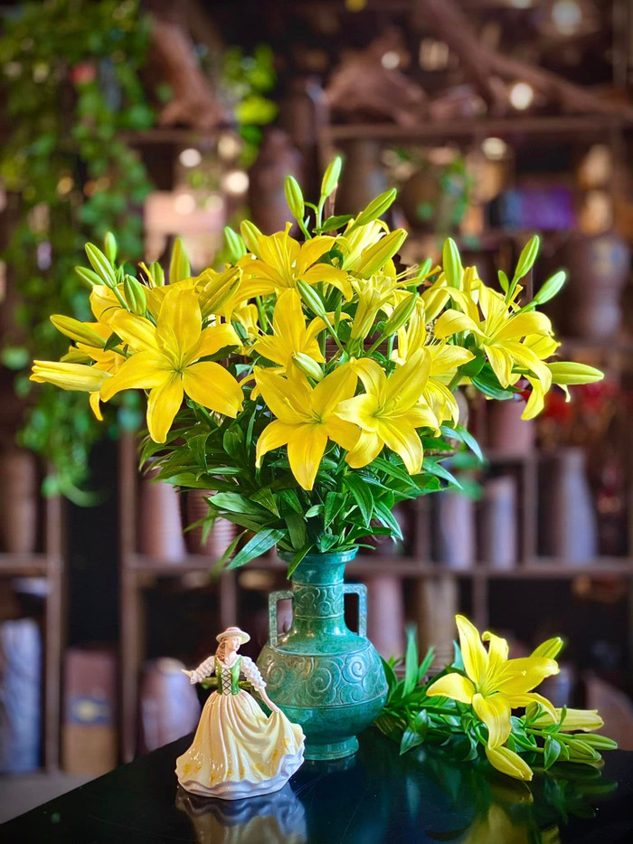 Ngoài hoa lay ơn, hoa ly cũng được ưa chuộng không kém. Ảnh: Thanh Nhài Vũ