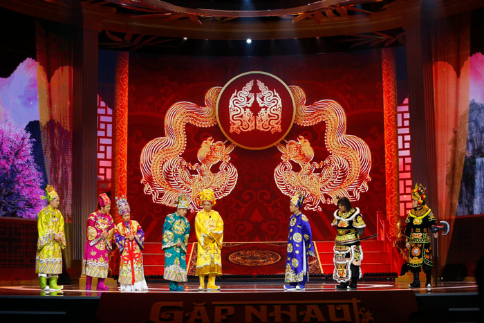 Điểm lại những vấn đề 'nóng hổi' được nhắc đến trong Táo Quân 2024 Ảnh 1