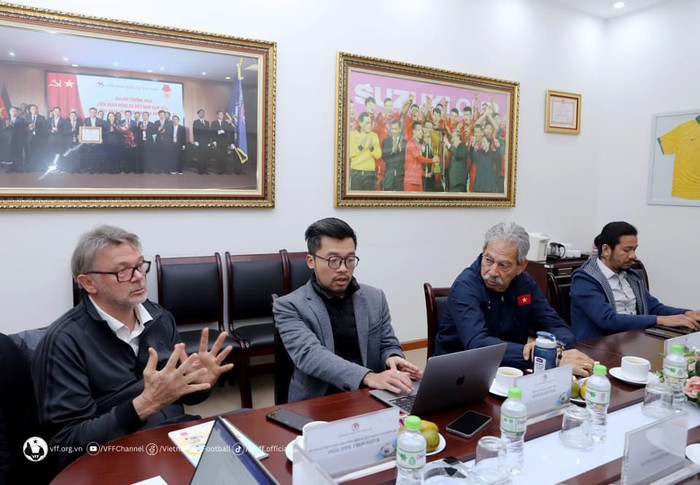 HLV Troussier cho rằng hai trận đấu găph Indonesia vào tháng ba, đó là thách thức khó khăn cho tuyển Việt Nam. Ảnh: VFF