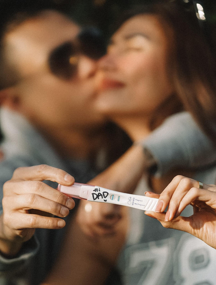 Trước đó hôm 9/3, siêu mẫu Võ Hoàng Yến thông báo đã kết hôn tại Mỹ.