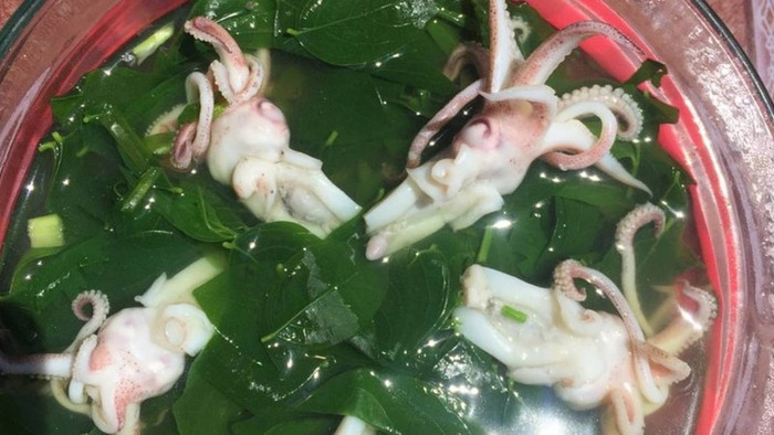 Râu mực nấu rau ngót