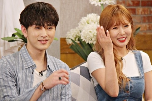 Junhyung và Hyuna từng xuất hiện trong một chương trình cách đây nhiều năm trước. Tại thời điểm này, nam ca sĩ không ngần ngại dành những lời khen ngợi tới 'nửa kia'. Ảnh: Chụp màn hình chương trình Happy Together