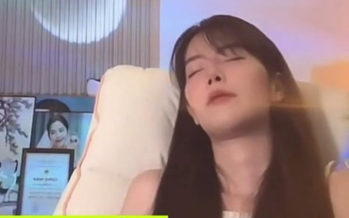 Nam Em bị tụt đường huyết khi đang livestream vì đói Ảnh 2