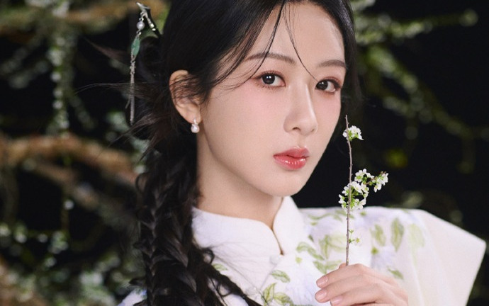 Sao nữ nổi tiếng khiến anti-fan phải liên tục xin lỗi 7 ngày vì 'vạ miệng' Ảnh 2