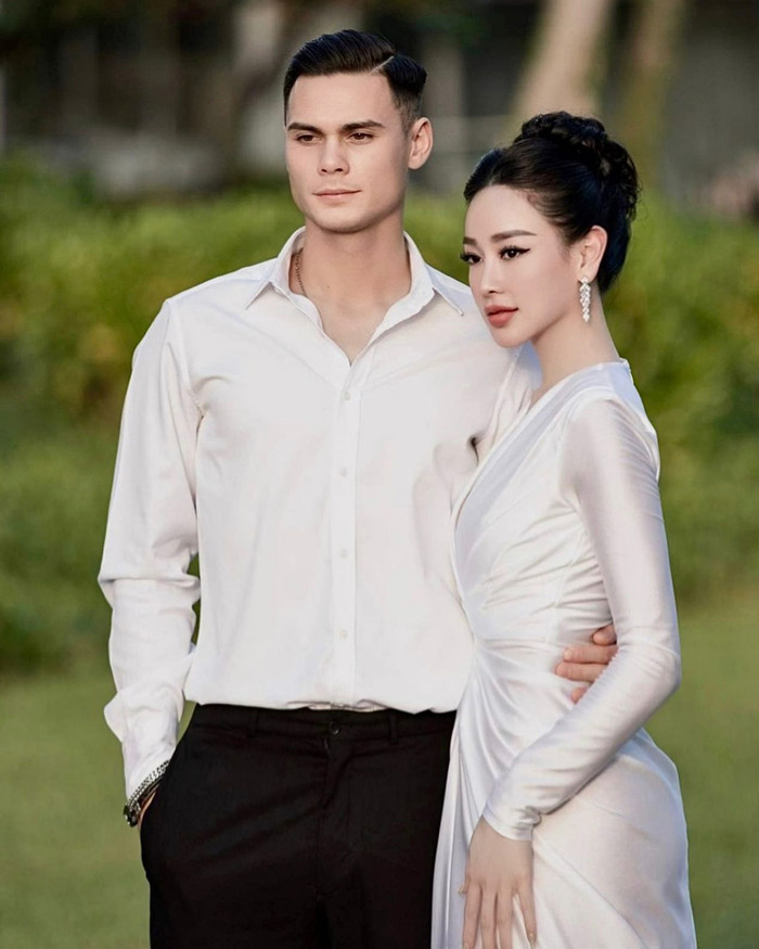 Tuy nhiên, bạn thân Ngọc Trinh và Adriano Schmidt đã chia tay. Chuyện tình đẹp này tan vỡ mang đến sự tiếc nuối. Ảnh: instagram helen