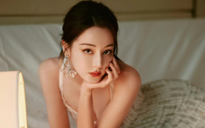 Địch Lệ Nhiệt Ba gặp chấn thương nghiêm trọng, sức khỏe hiện tại ra sao? Ảnh 2