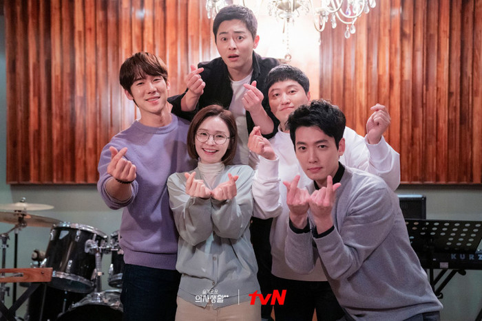 Phần 2 Hospital Playlist chưa thực sự làm hài lòng khán giả. 