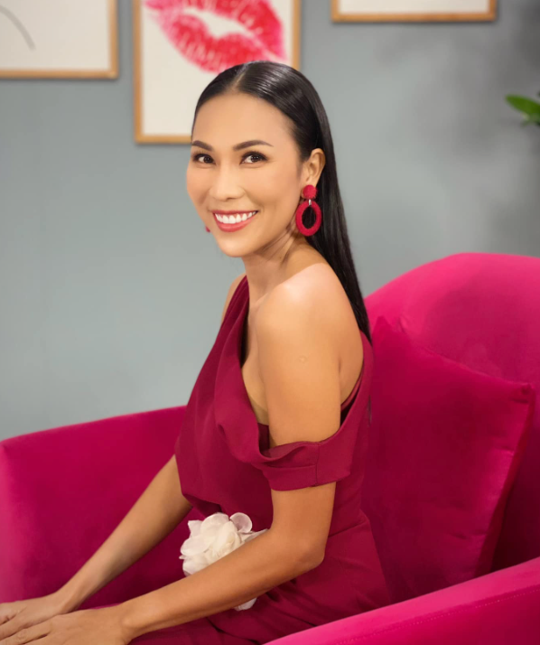 Khánh Ngọc ghi dấu ấn mạnh mẽ thông qua bản hit đình đám một thời 'Vầng trăng khóc'