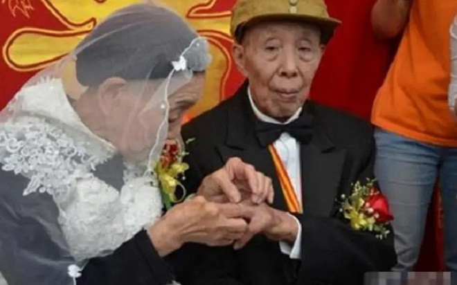 Cụ bà 80 tuổi kết hôn với cụ ông 82, đêm tân hôn khóc cạn nước mắt khi biết danh tính của nhau Ảnh 2