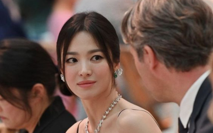 Song Hye Kyo thông báo tin vui, danh tính người tình siêu phẩm được hé lộ Ảnh 2