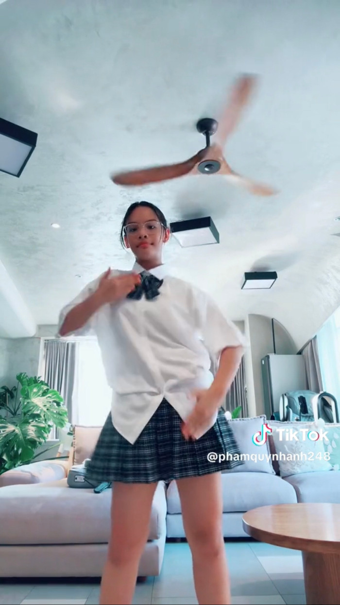 Nhiều khán giả cho rằng con gái Phạm Quỳnh Anh có thể sẽ 'nối nghiệp' mẹ trong tương lai không xa. Ảnh: Chụp màn hình