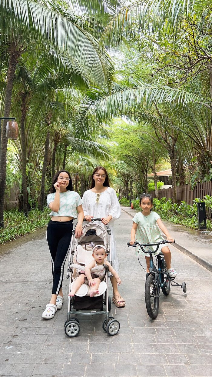 Phạm Quỳnh Anh dành nhiều thời gian để quan tâm, chăm sóc các con. Nữ ca sĩ hiện tại vẫn lựa chọn giấu danh tính, hình ảnh của bạn trai. Ảnh: FBNV