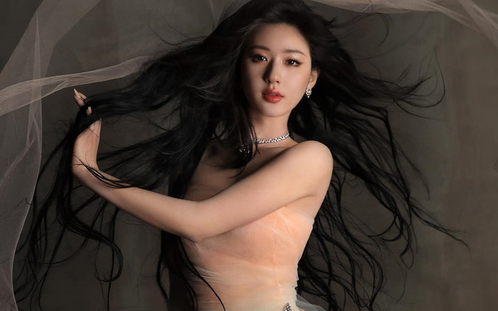 Triệu Lộ Tư chứng tỏ đẳng cấp vượt trội lứa tiểu hoa 95 với bìa tạp chí mới Ảnh 2