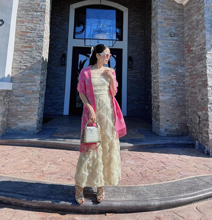 Mỗi khi qua Mỹ lưu diễn, Lệ Quyên thường chụp ảnh trước căn biệt thự sang trọng của bản thân tại nơi đây. Ảnh: Instagram lequyensinger