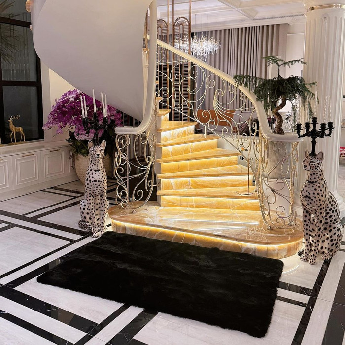 Lệ Quyên cho biết khi ngắm được đồ trang trí phù hợp với căn nhà, đều sẵn sàng chi tiền vào ngày hôm sau. Ảnh: Instagram lequyensinger