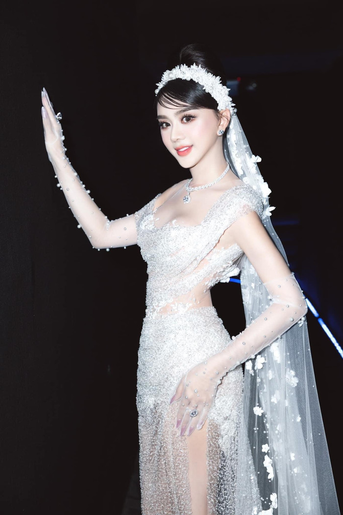 Lâm Khánh Chi ngày càng nhuận sắc.